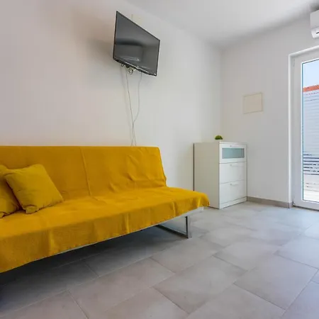 Apartment Nemo Povile
