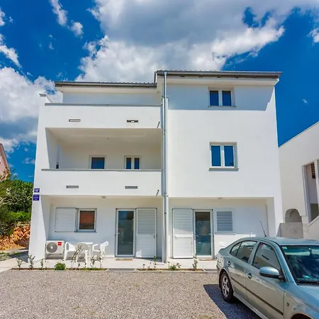 Apartment Nemo Povile